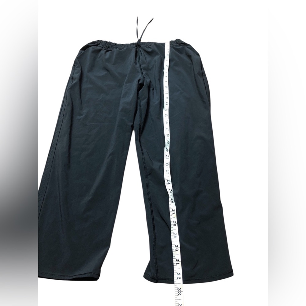 Lululemon - Picture 2 of 4